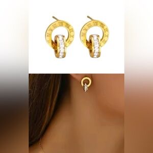 ✨ 18K Gold Plated Stainless Steel Roman Numeral Crystal Interlocking Ring Studs